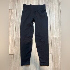 Victoria Secret Women’s Black Ribbed Cropped Leggings Size M